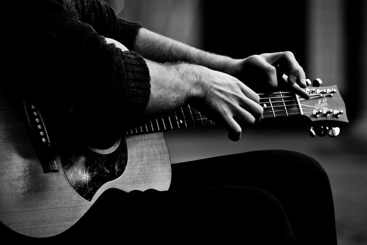 tutorial para aprender a tocar guitarra