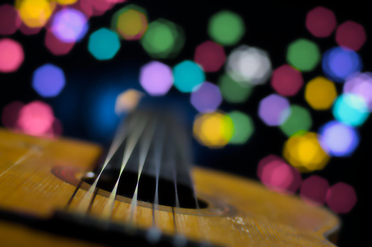 como aprender a tocar guitarra acustica