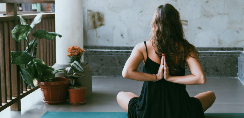 ¿puedes bajar de peso con el yoga?