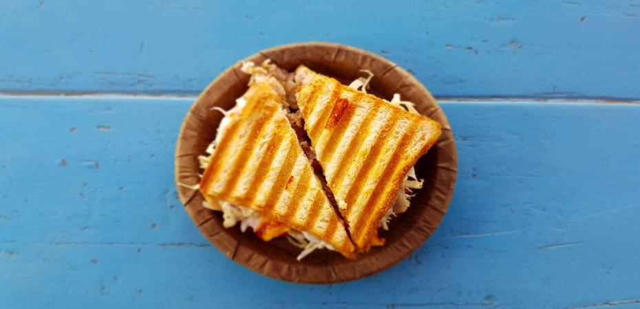 sandwich huevo con queso
