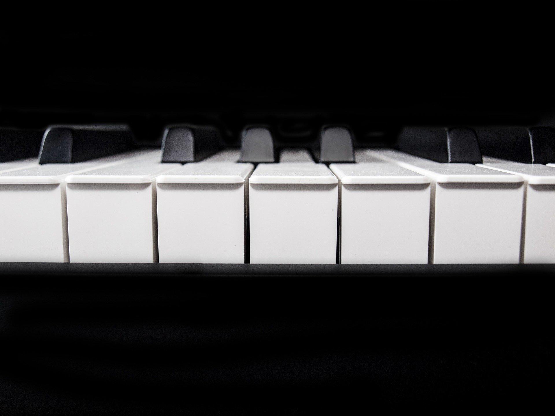 piano clásico teclas 