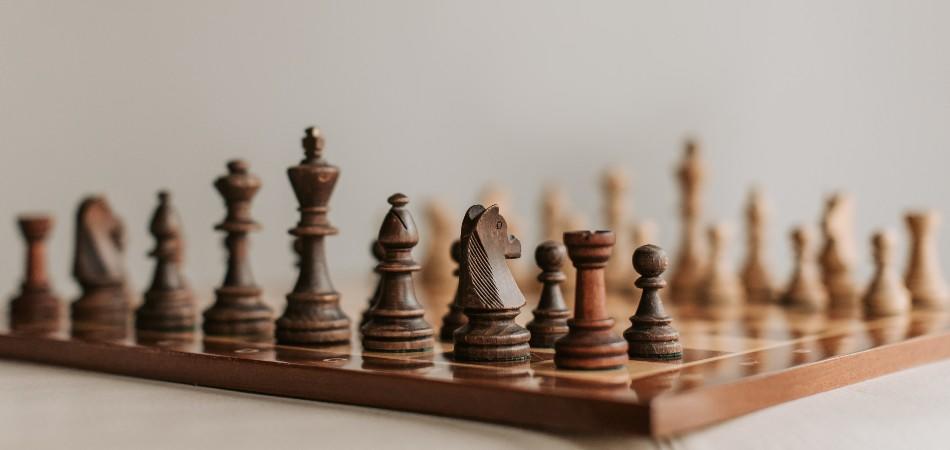 que se necesita para aprender ajedrez