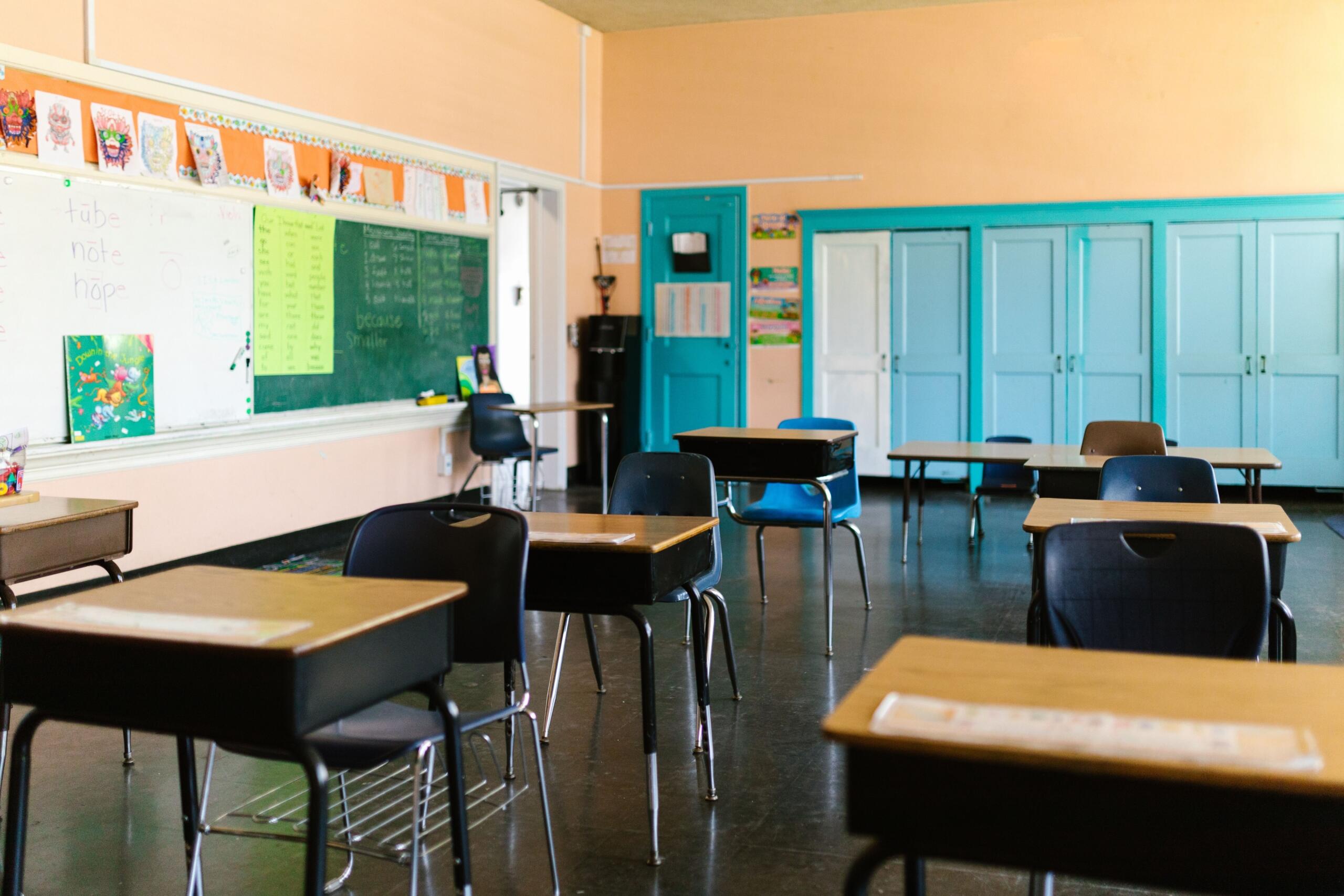 Conocer los objetos en inglés del salón de clases es muy importante