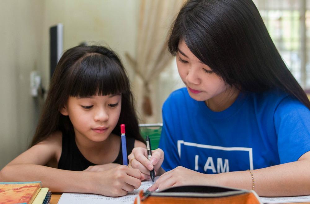 english_tutor_teaching
