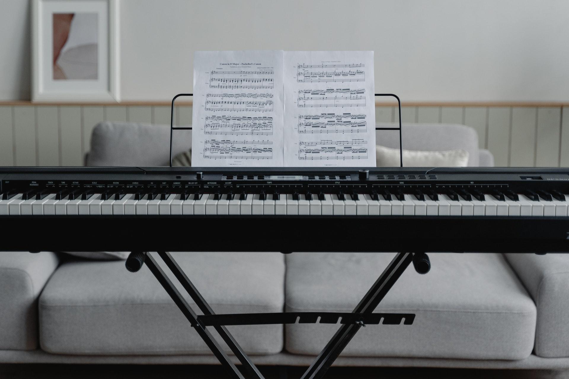 Find piano lessons for beginners