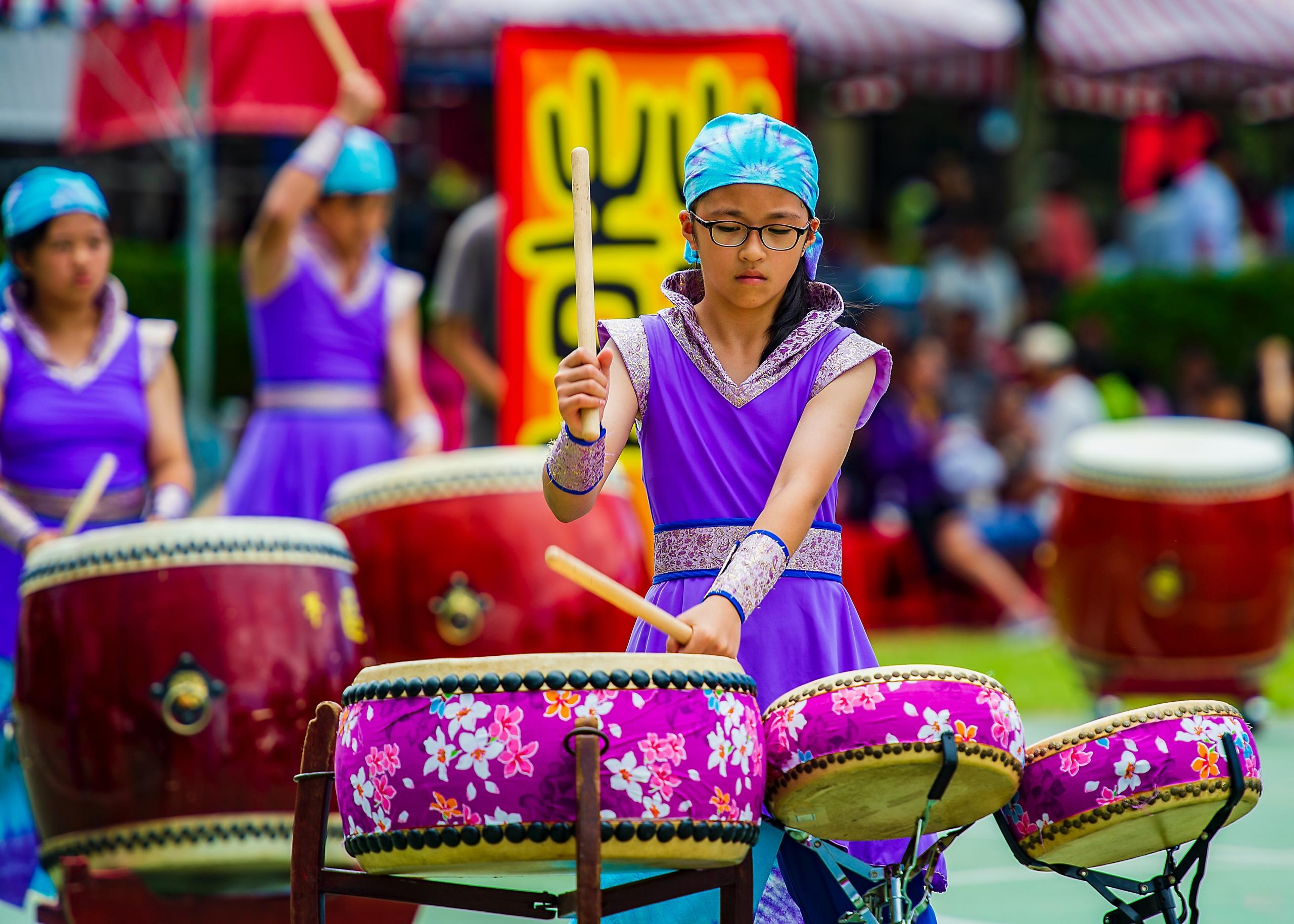 Explore types of drums