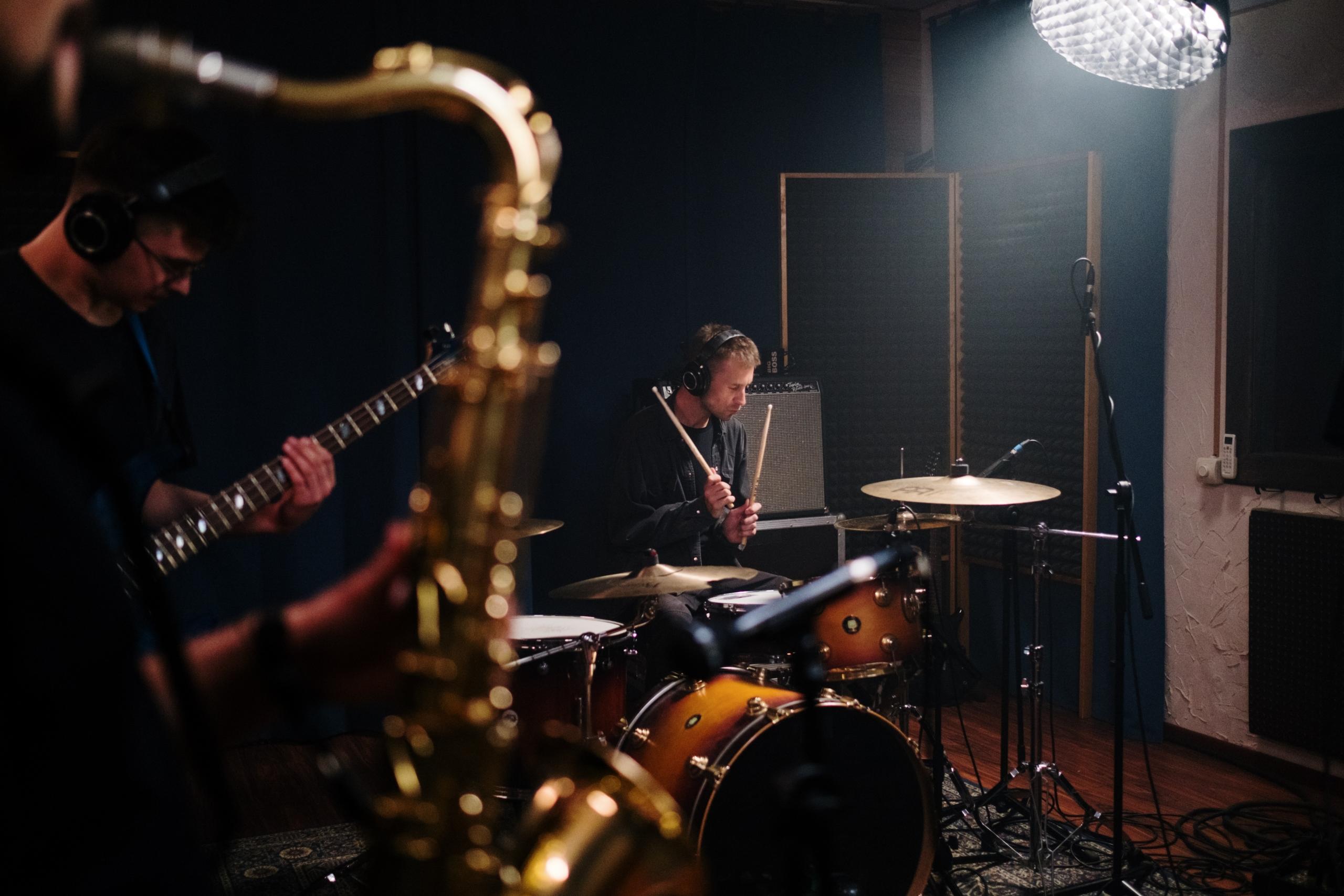 Drum lessons with musicians