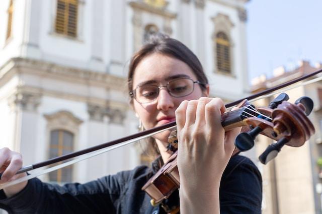 learn to play violin