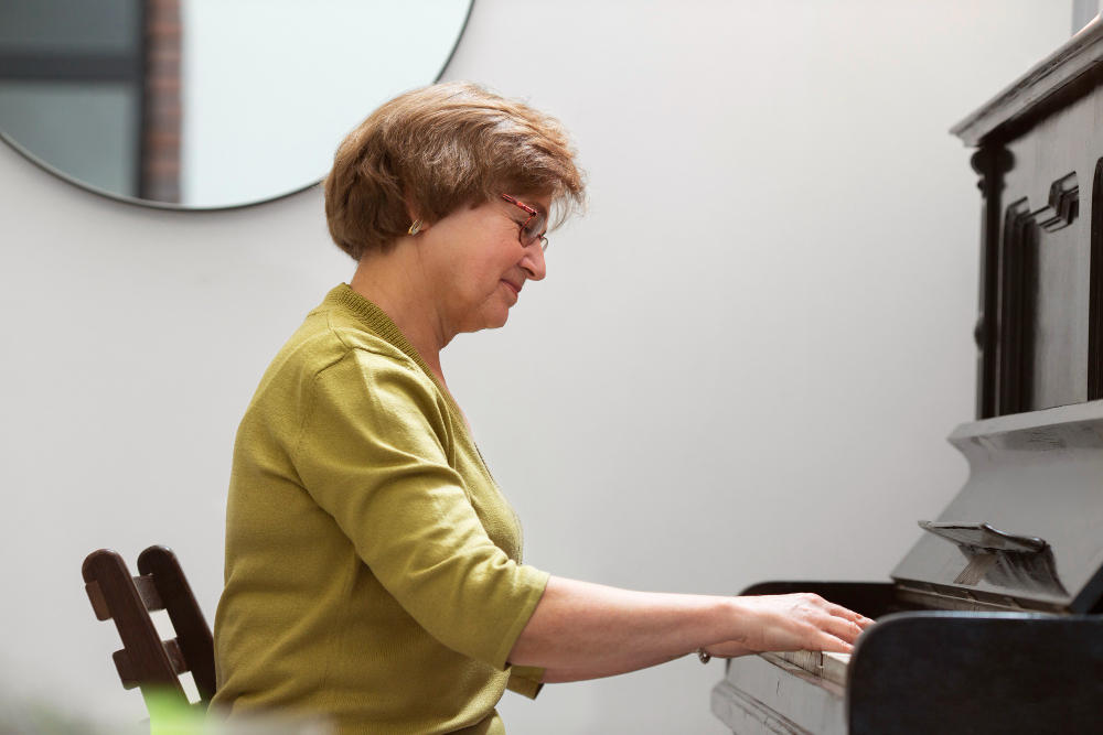 advantage learning the piano