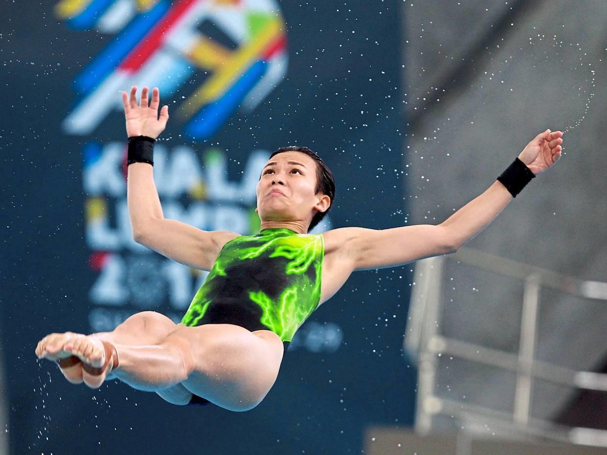 Diving sport athlete
