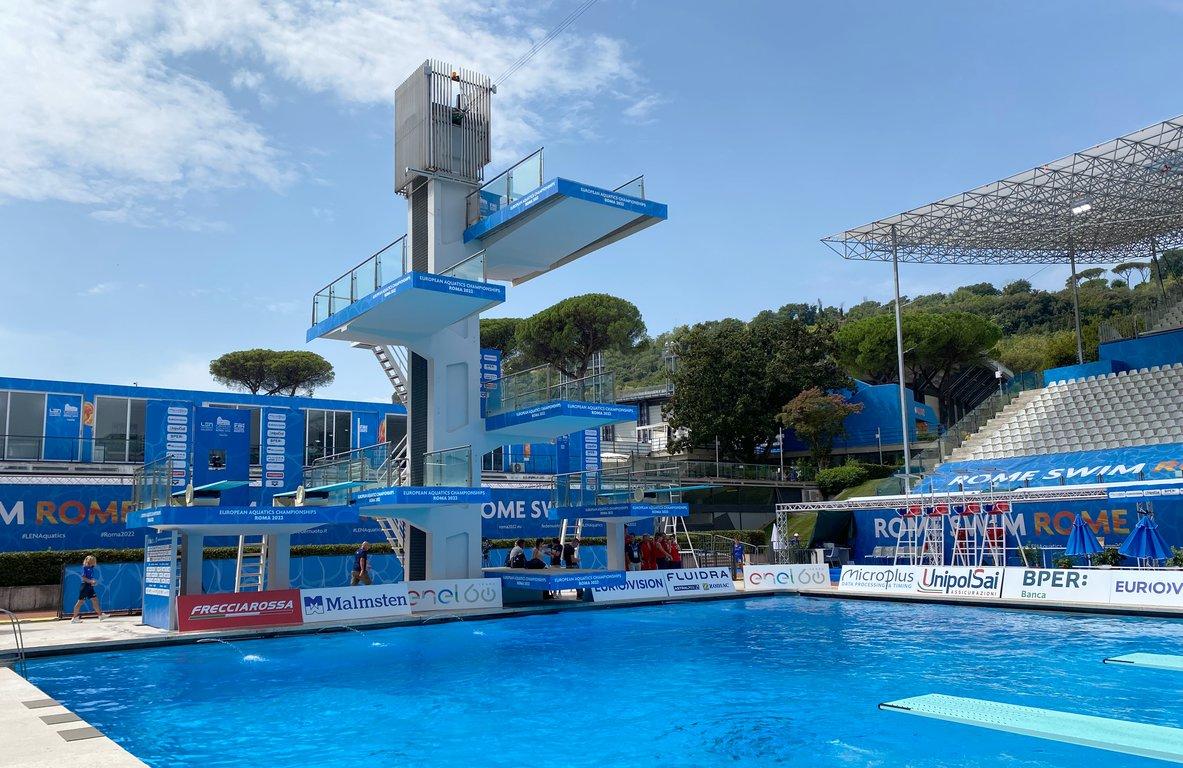Diving school platforms
