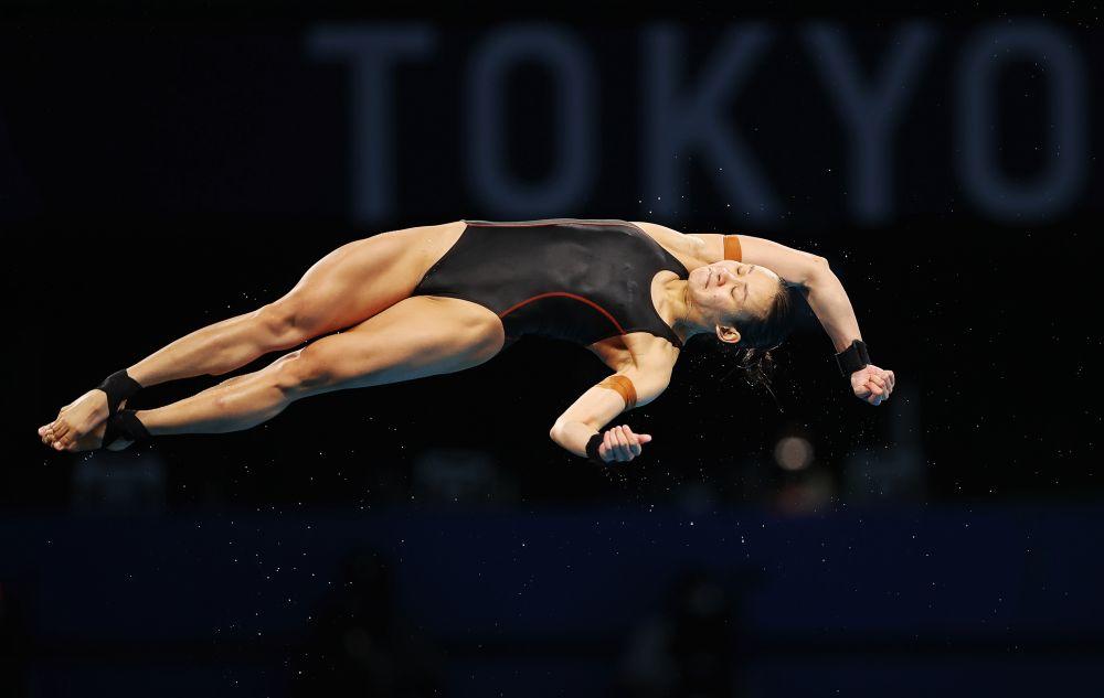 Diving sport queen