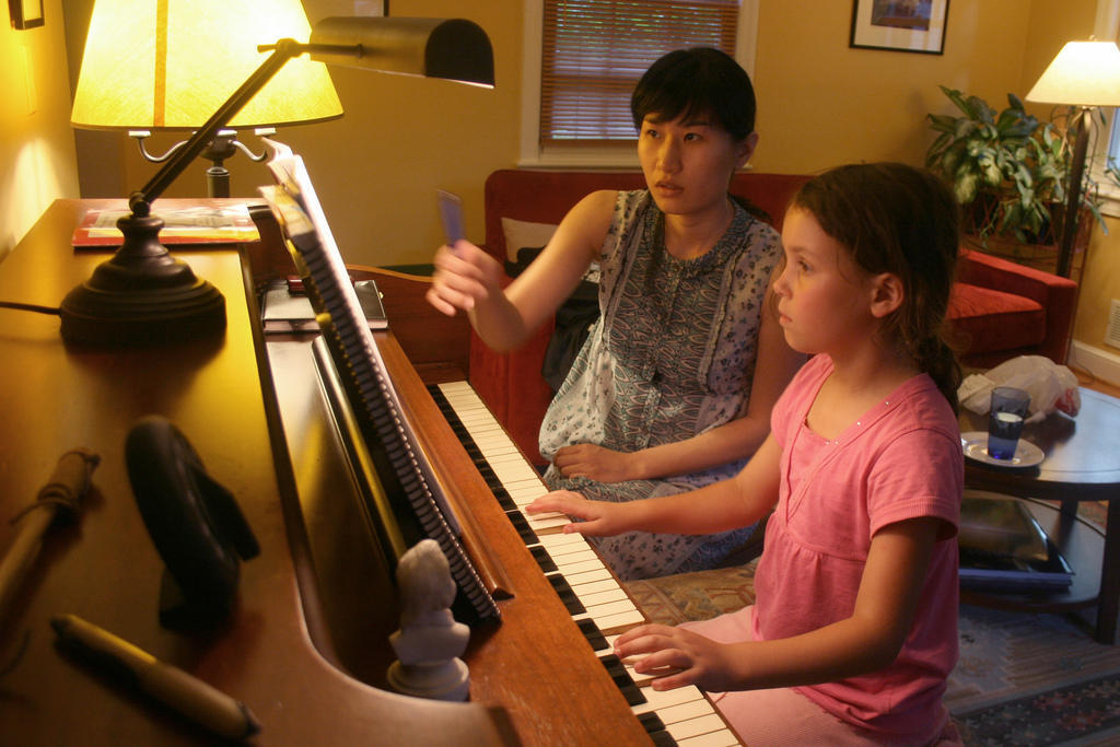 learn piano classes teacher