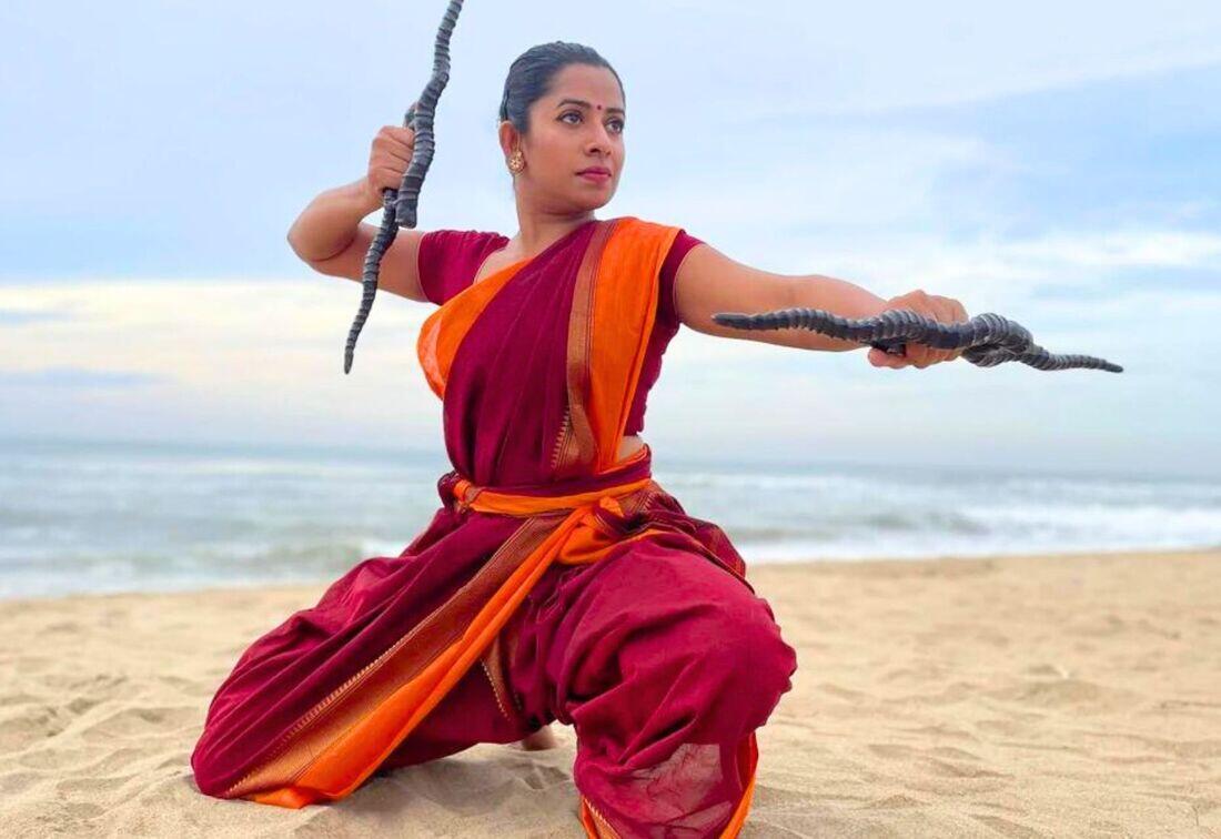 lady practicing silambam