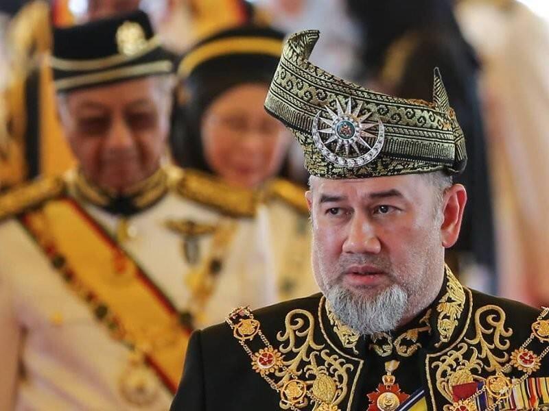An image of Sultan Muhammad V of Kelantan.