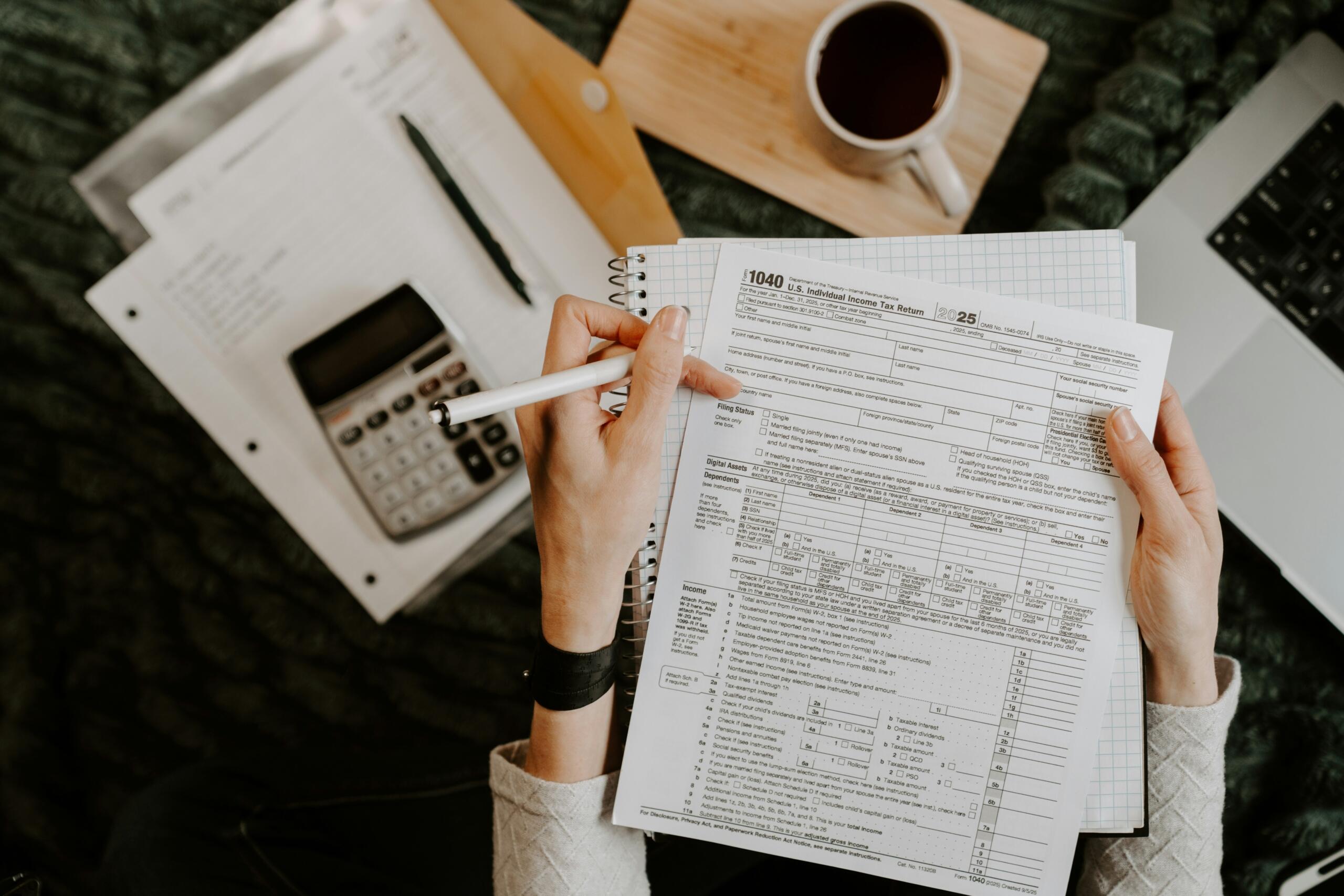 Infographic illustrating the process of filing taxes for free, including key steps and available online tools.