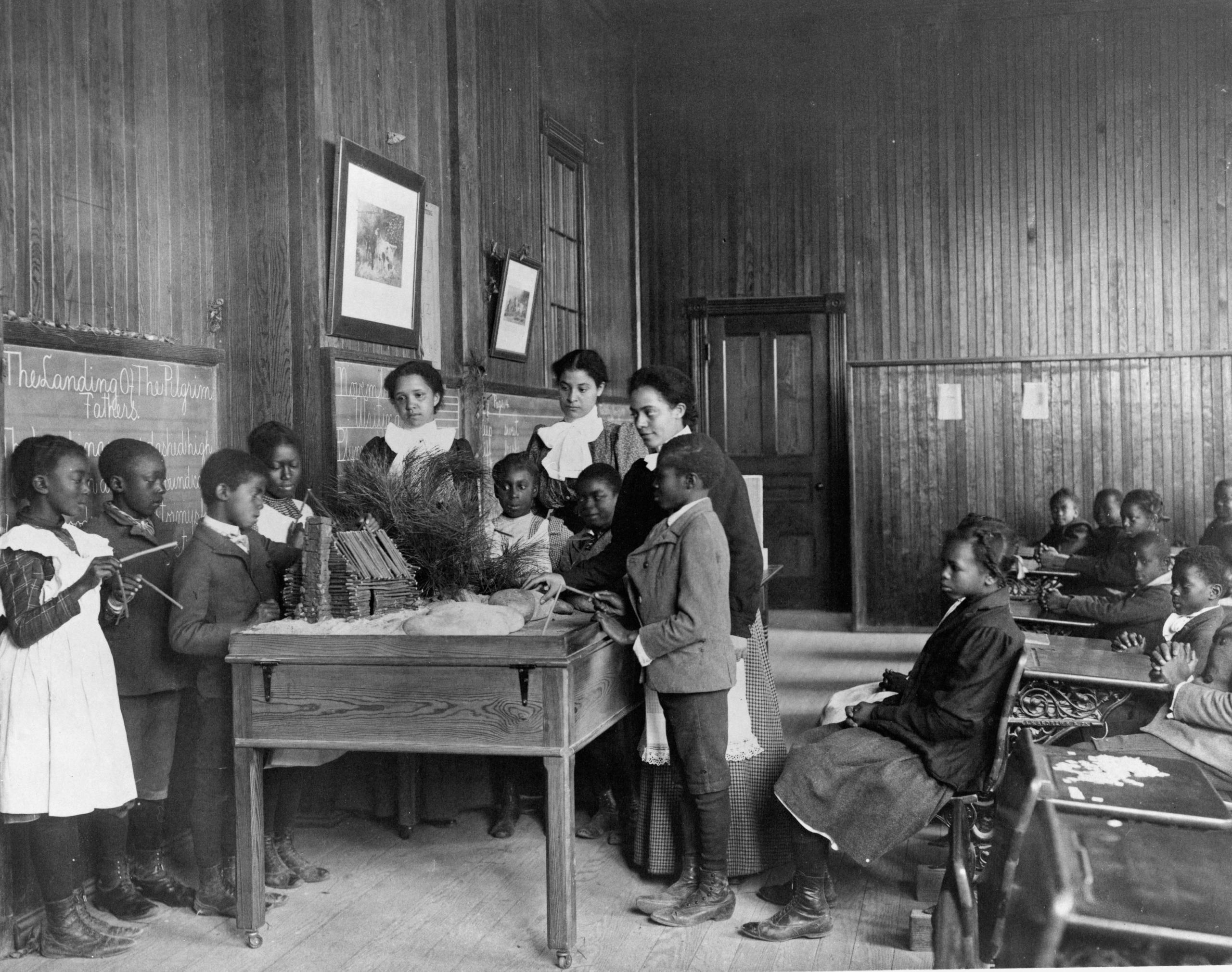 Age groups in Lagos to learn piano in a group