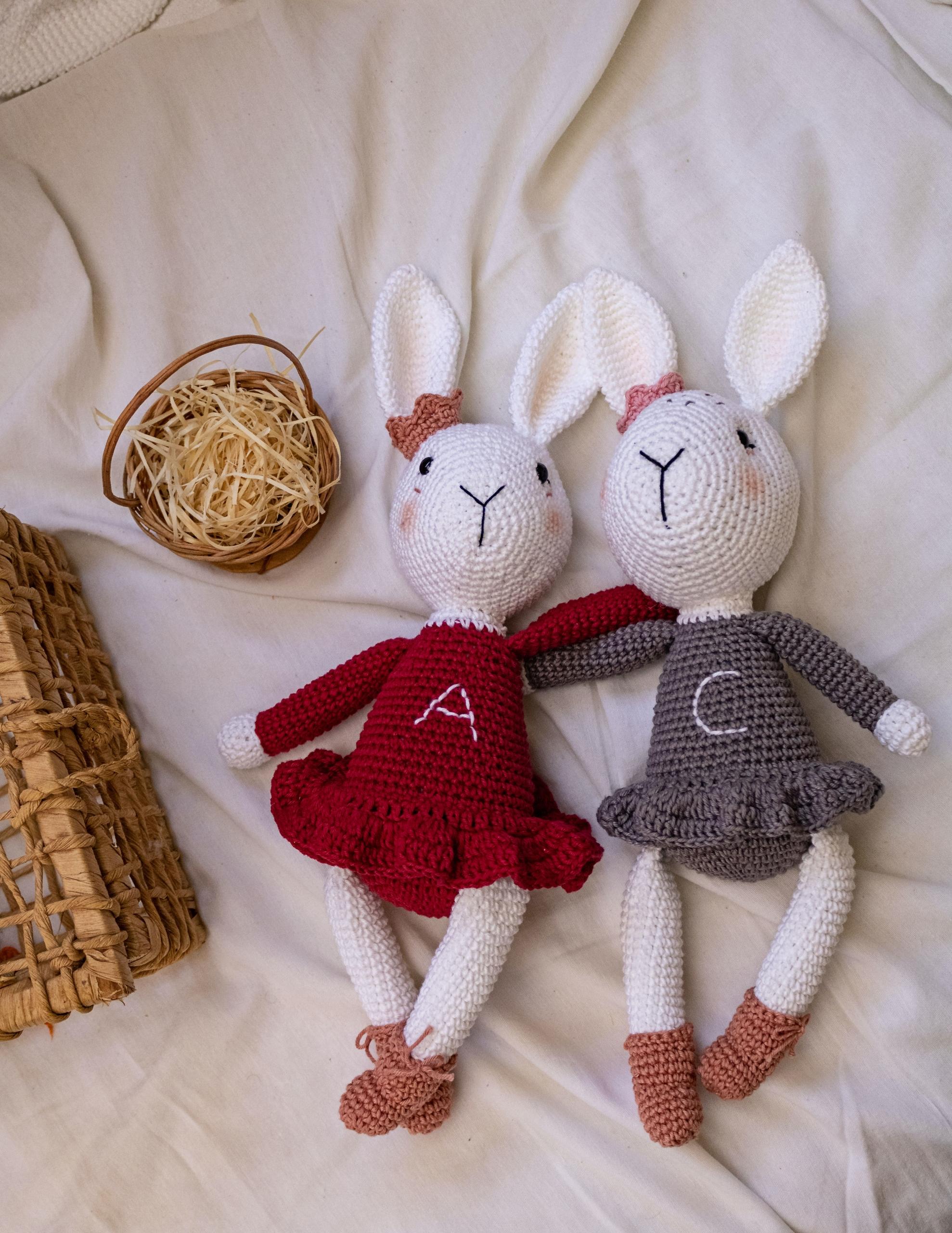 Make crochet dolls and cartoon characters