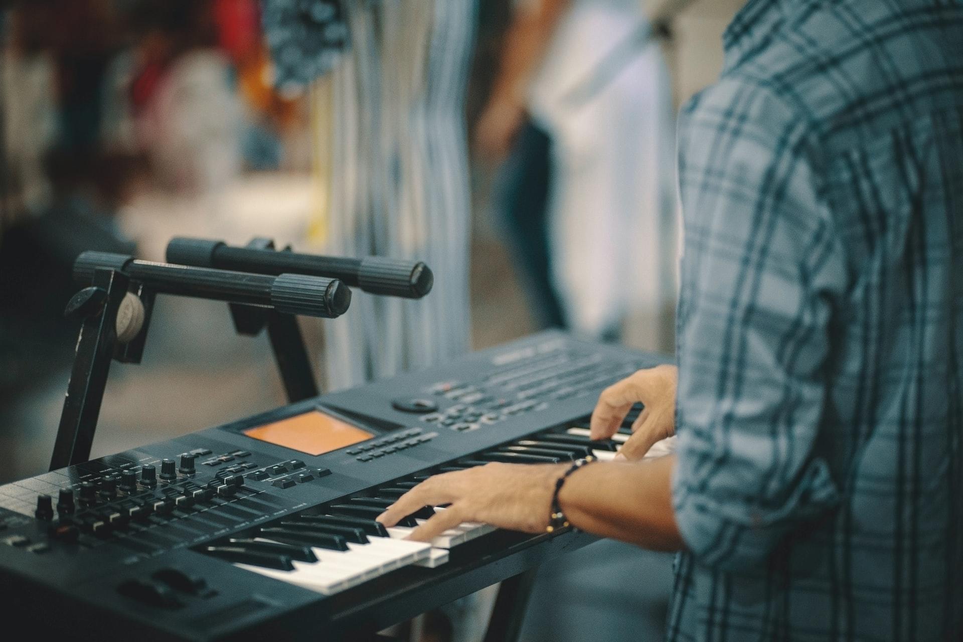 hand piano techniques for piano lovers in Nigeria