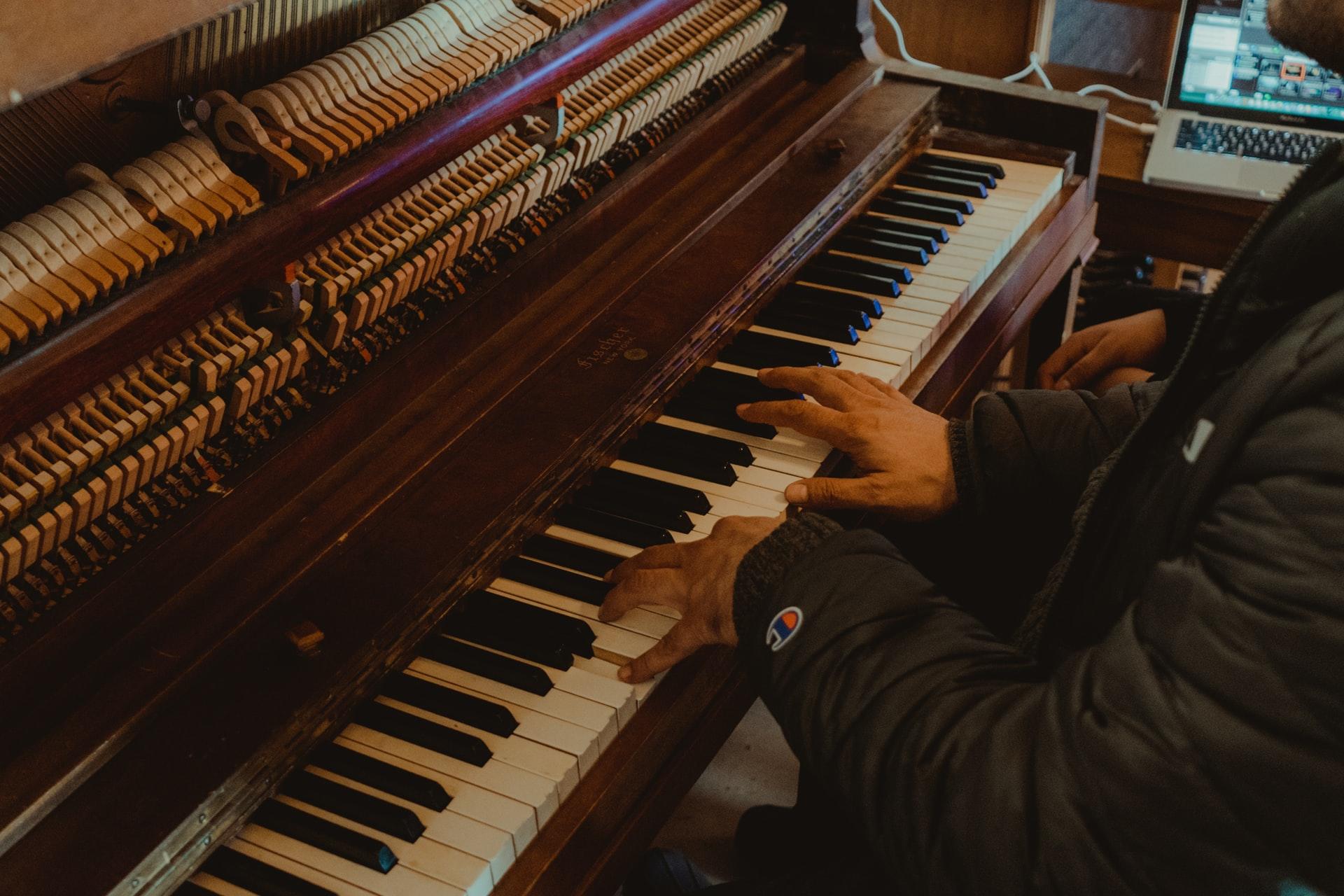How to improve your Left-hand piano techniques