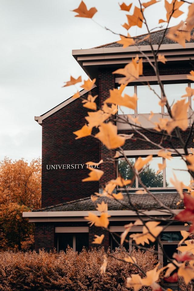 This article will show you the process of applying to UK Universities