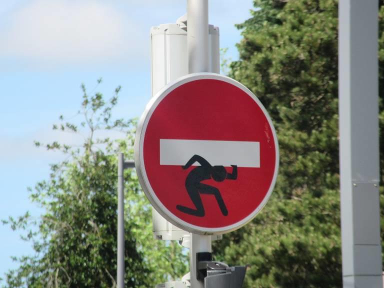 Laat kinderen niet alleen op internet surfen