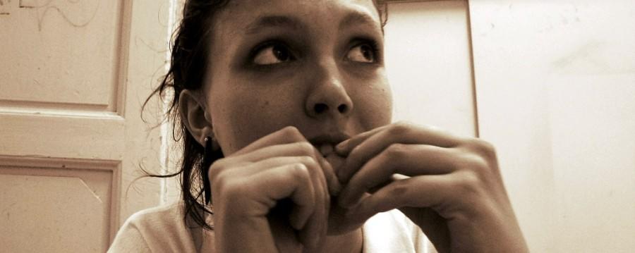 Angstige student piekert over haar studie