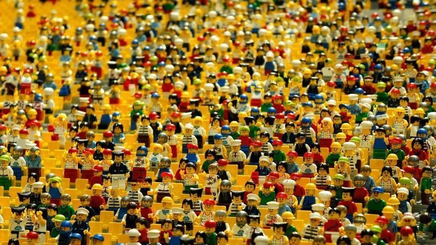 Duizenden legopoppetjes