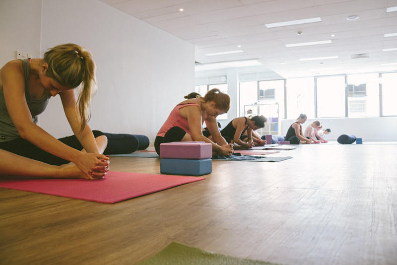 Zorg dat je beschikt over yoga benodigdheden