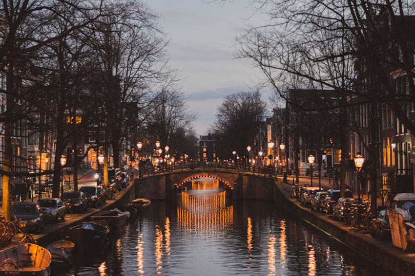 Nederlanders zullen je helpen als je hun taal wilt leren