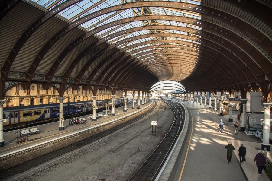 treinstation met sporen