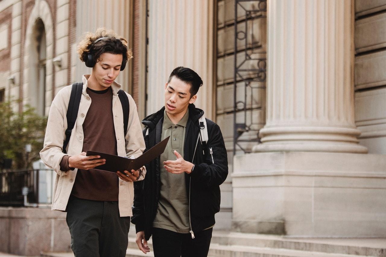 Twee studenten op uitwisseling.