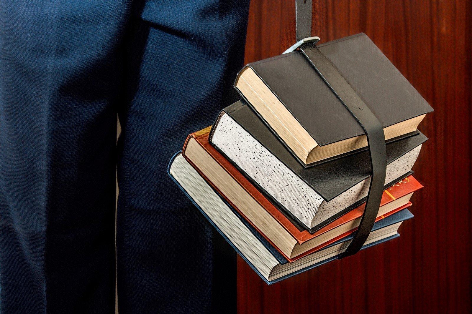 Je hebt altijd boeken nodig bij het leren van een vreemde taal