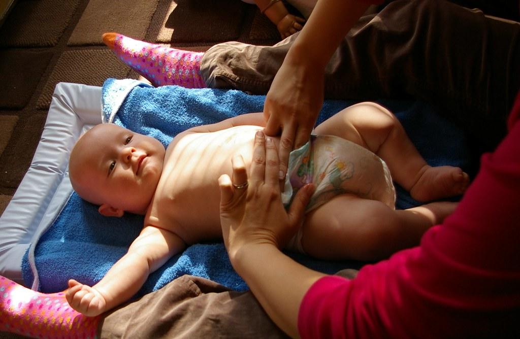 De massage van je baby werkt rustgevend