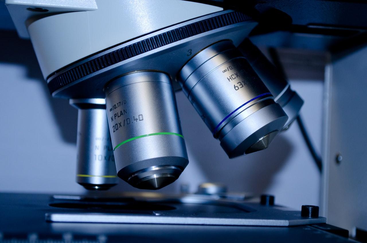 Een microscoop: essentieel in de biologie.