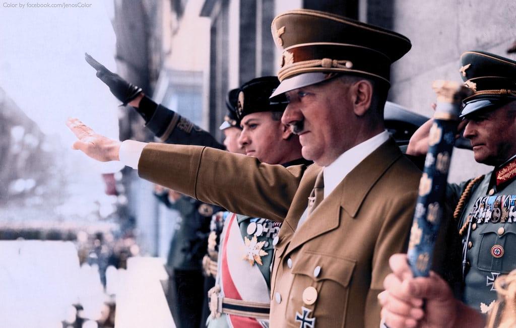 Hitler brengt de Hitlergroet