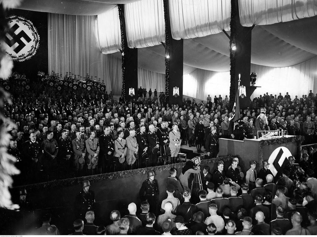 Rijkspartijdag NSDAP in 1933 met Hitler