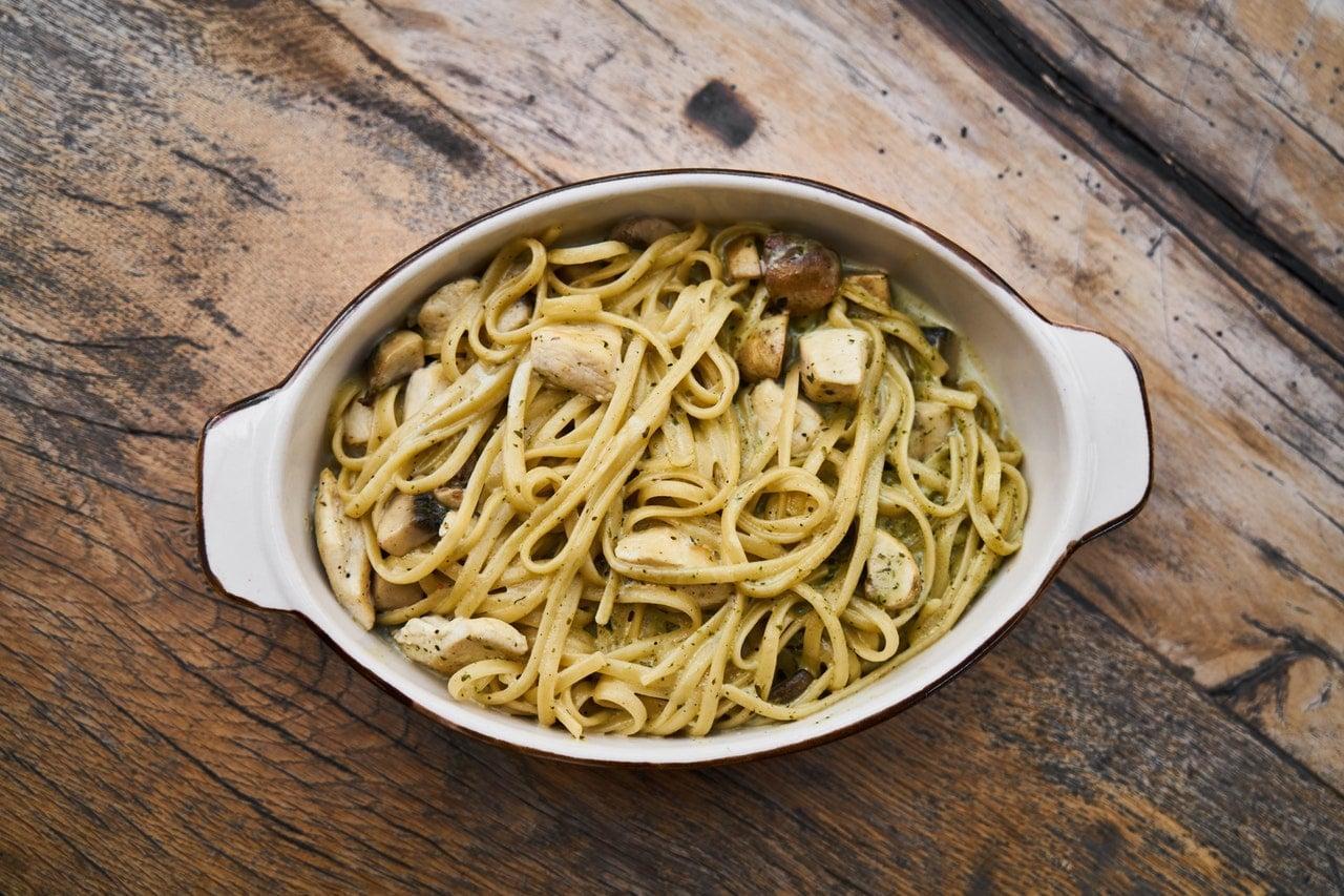 Pasta met verse kip.