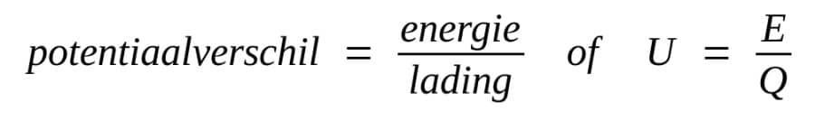 formule potentiaalverschil uitgedrukt in energie en lading