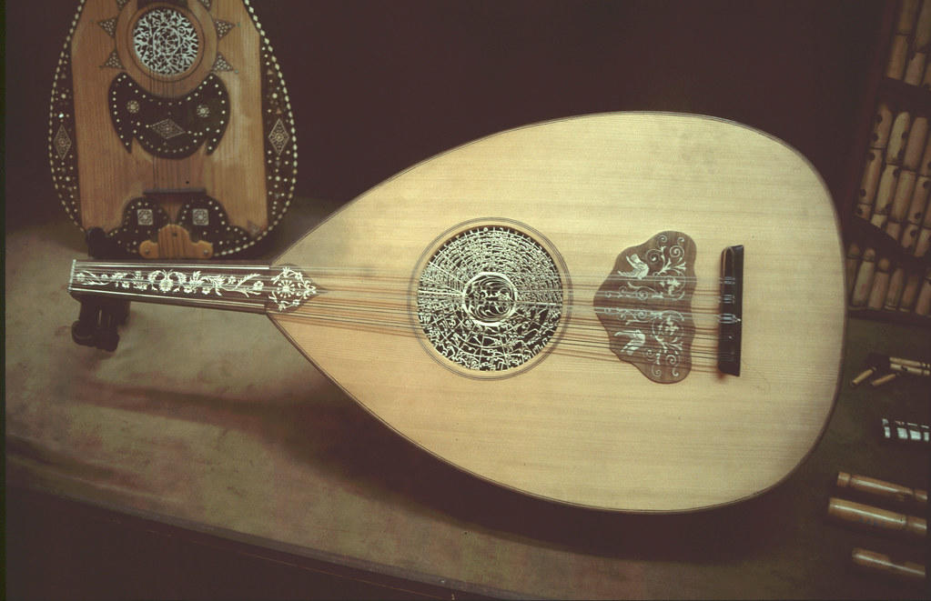 Een oud snaarinstrument