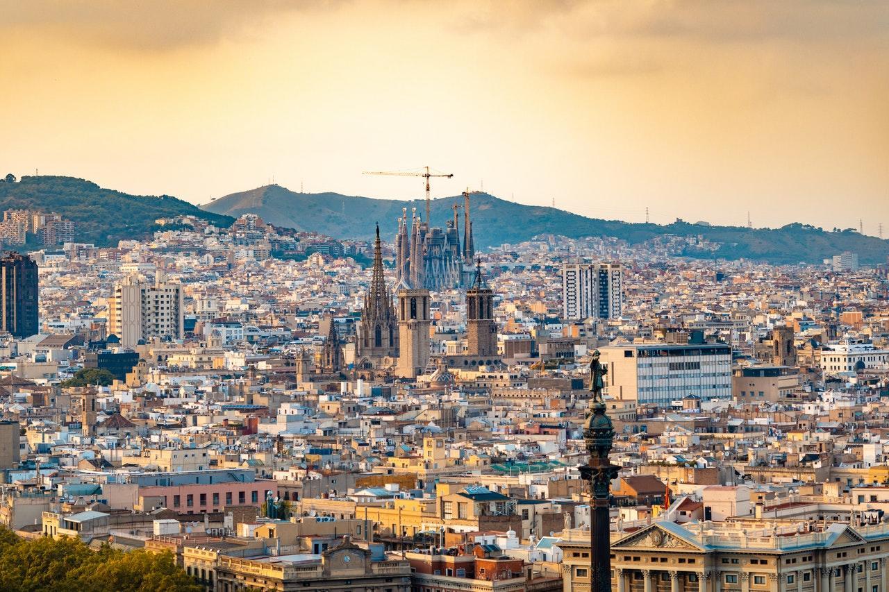 Barcelona bij zonsondergang.