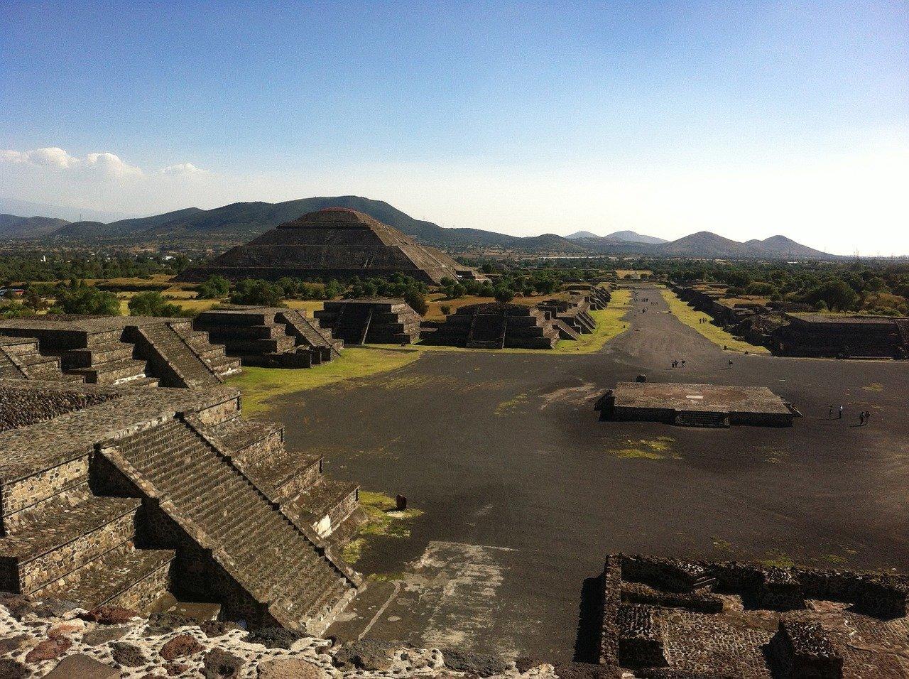 De piramide van Teotihuacan in het dal van Mexico