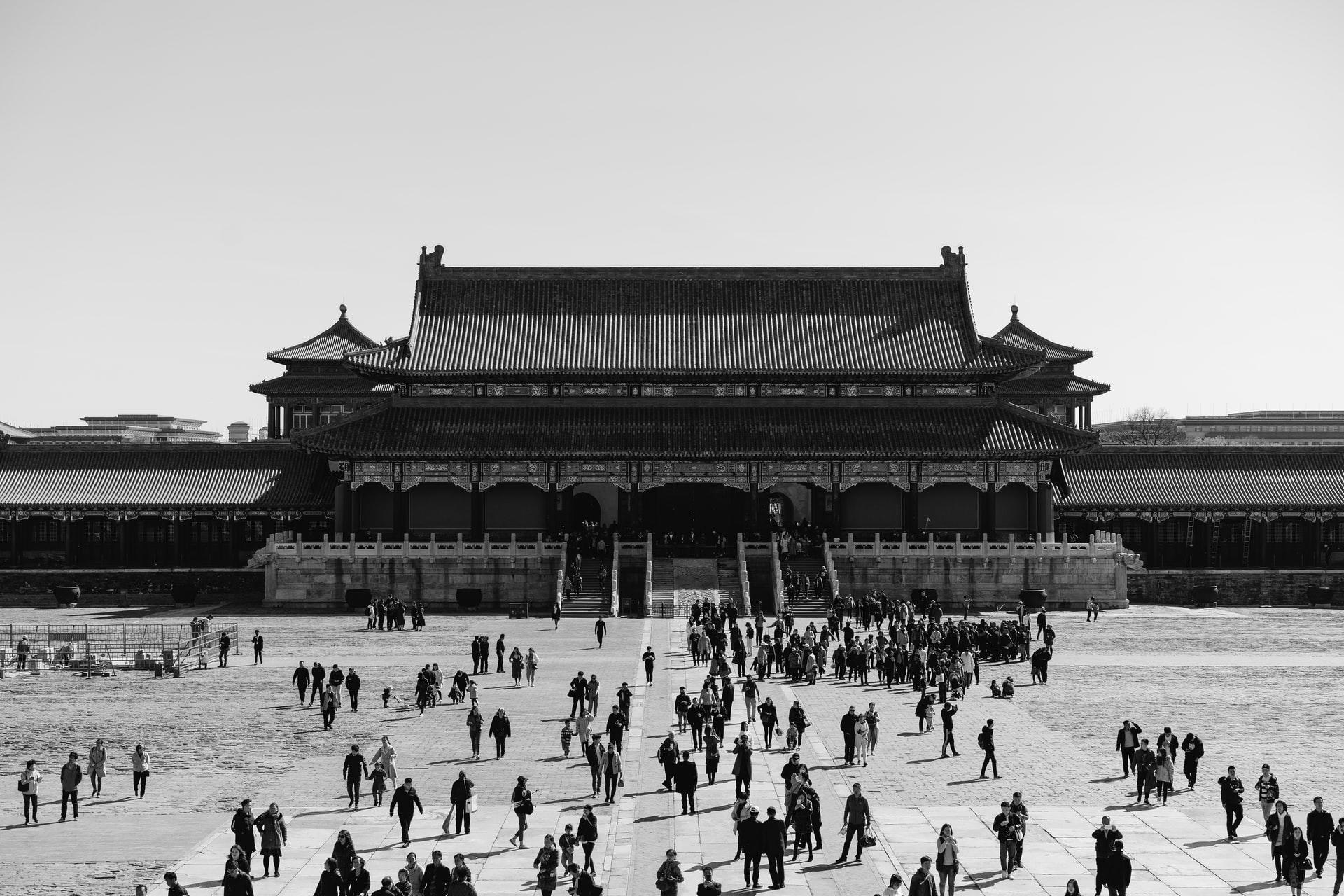 Chinees gebouw op een groot plein