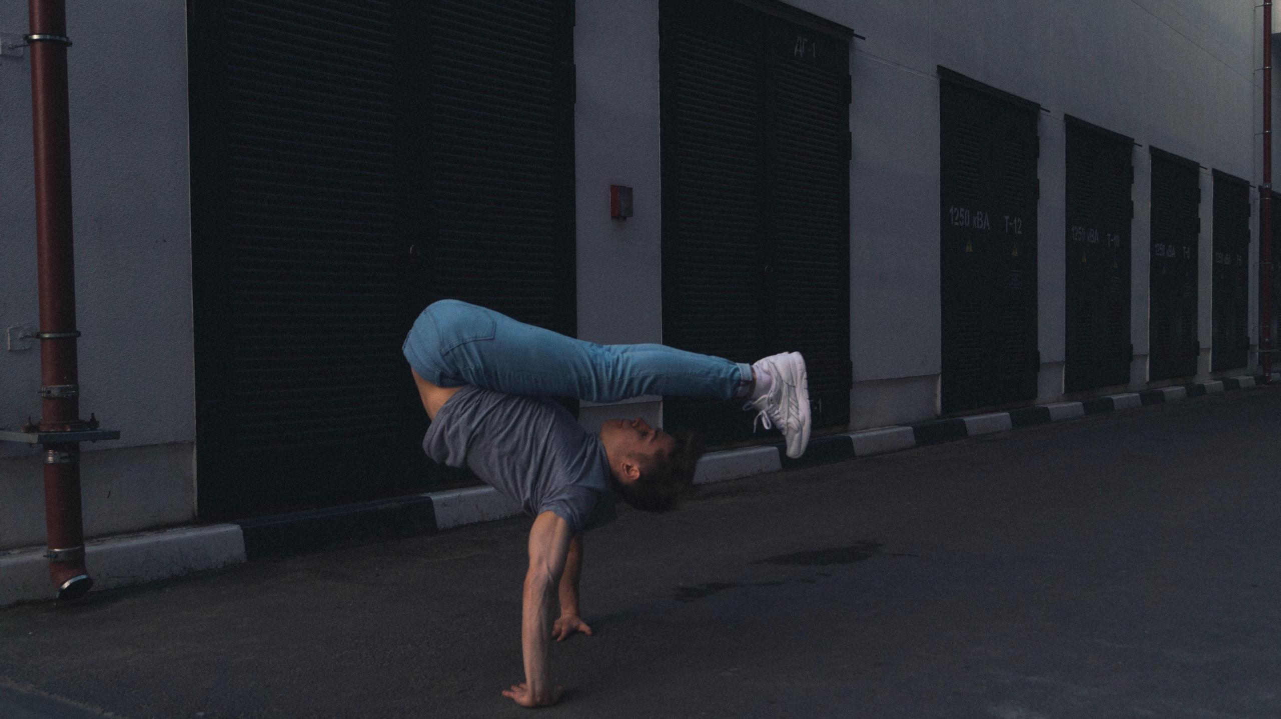 handstand-yoga-houding