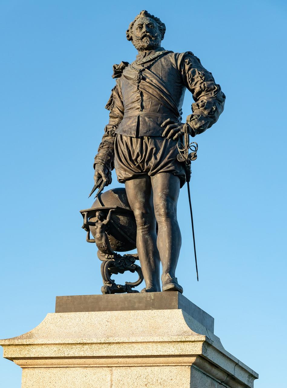 Standbeeld van Francis Drake.