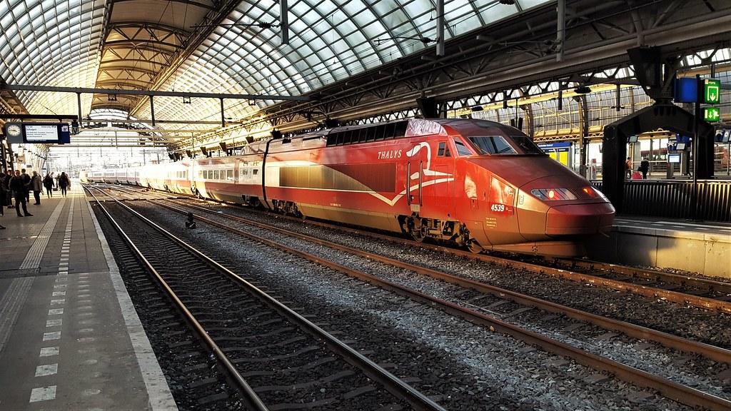 De Thalys maakt de reis van Parijs naar Amsterdam gemakkelijk