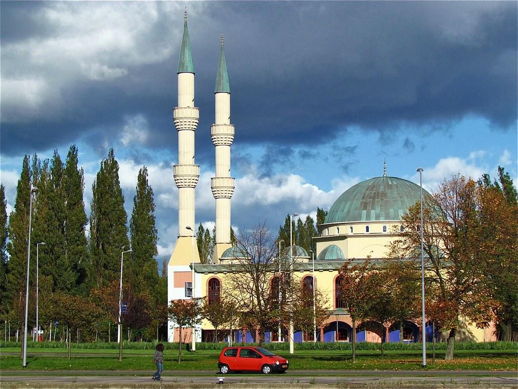 De Mevlana moskee in Rotterdam
