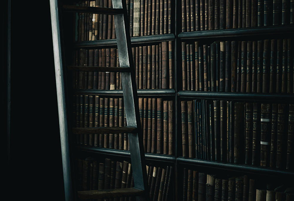 Een leraar vinden in de bibliotheek