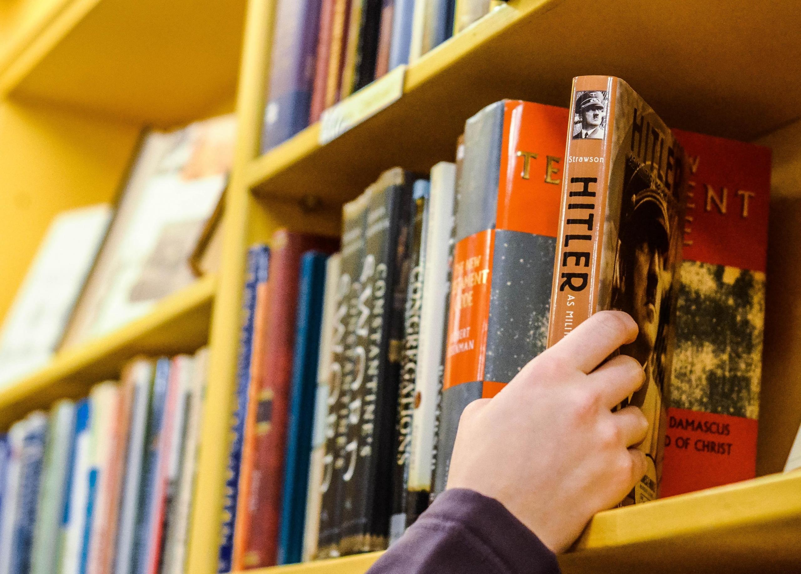 Lees geschiedenisboeken