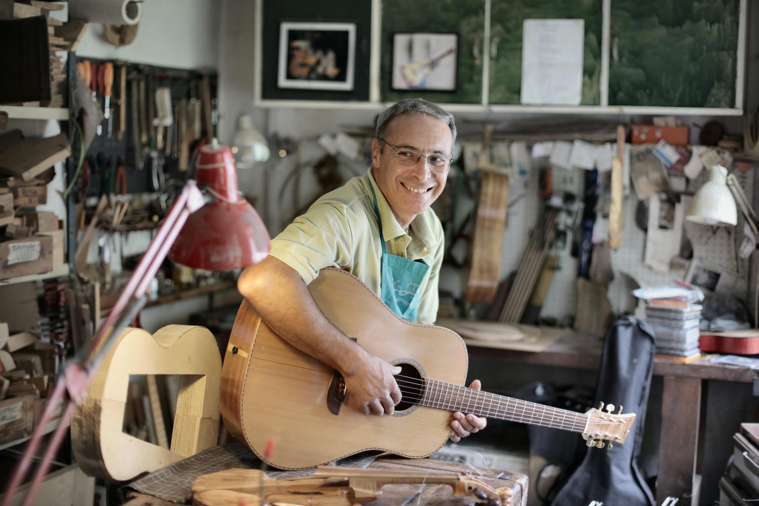 Man maakt gitaar